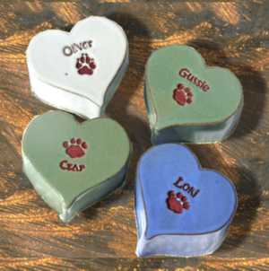 heart box with rubber stopper pet urn